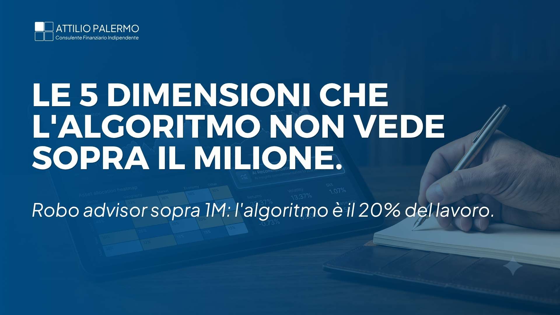 Robo advisor e patrimonio elevato: scacchiera in legno con pedoni identici in acciaio e un re in ottone dorato al centro, metafora degli asset che l'algoritmo non vede